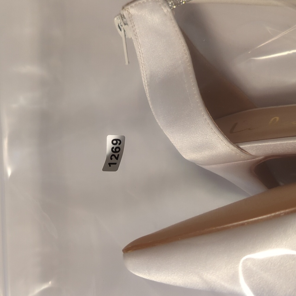 Lulus Aidan white satin rhinestone pointed toe pumps heels size 10 - Picture 6 of 6
